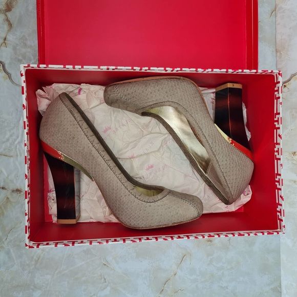 Elaine Turner Renee Metallic Sueded Closed Toe Pumps Size 6 - Picture 3 of 7